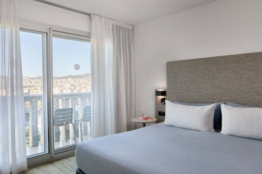 INNSiDE by Meliá Barcelona Apolo hotel bedroom,balcony,ocean view