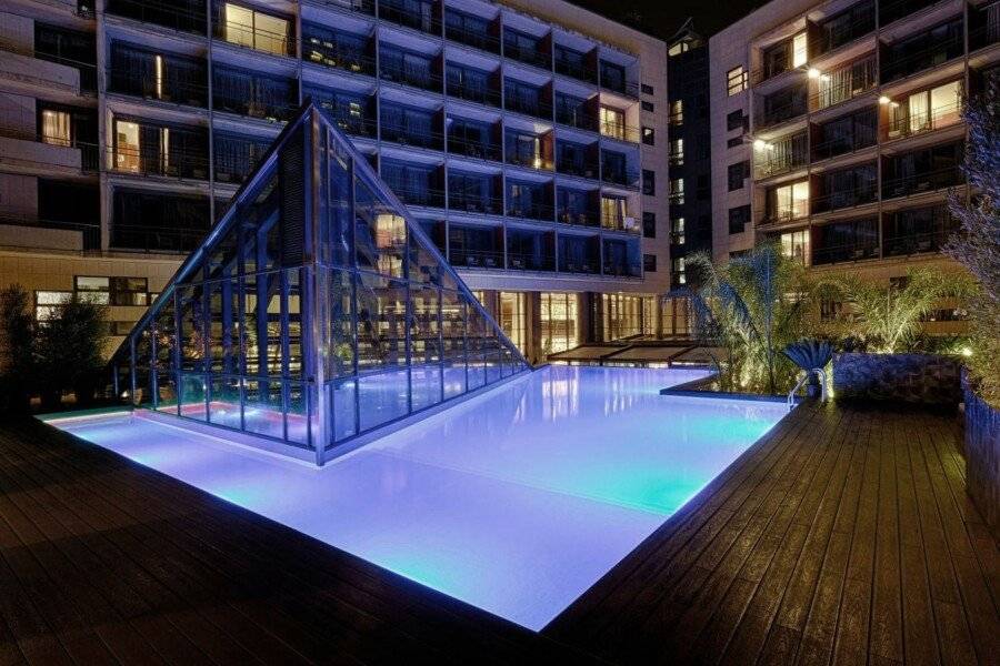 Sofitel Barcelona Skipper outdoor pool,hotel facade