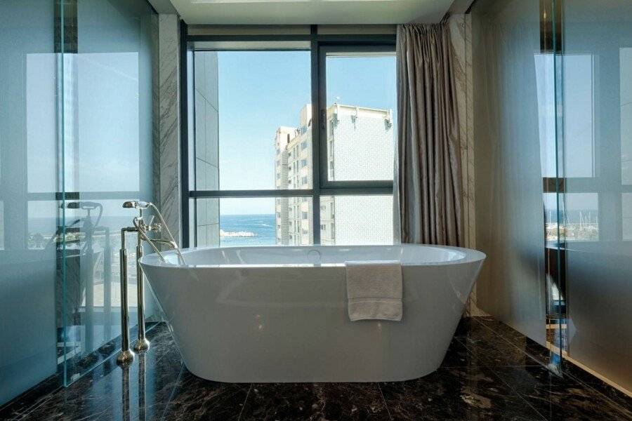 Sofitel Barcelona Skipper bathtub,ocean view