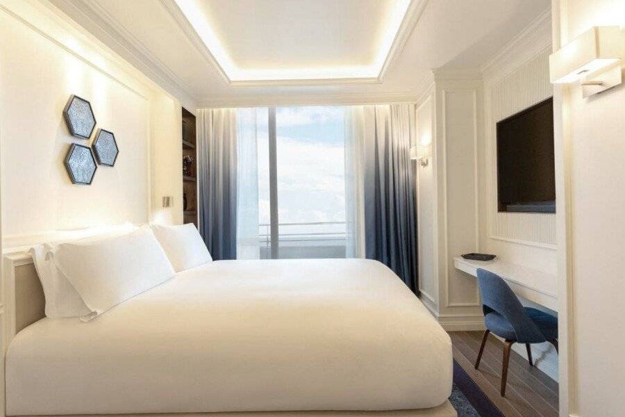 Sofitel Barcelona Skipper hotel bedroom