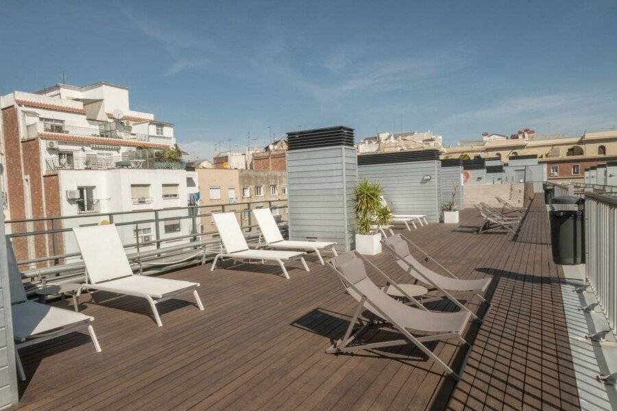 Aparthotel Bcn Montjuic rooftop pool