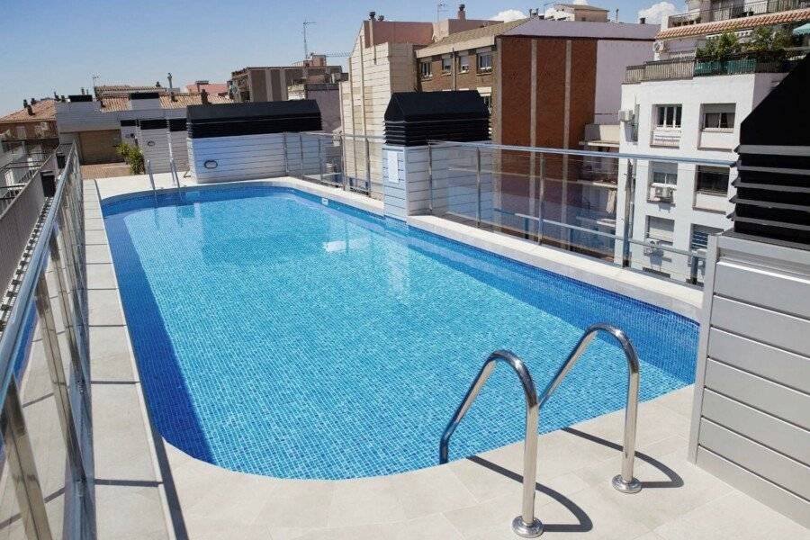 Aparthotel Bcn Montjuic rooftop pool