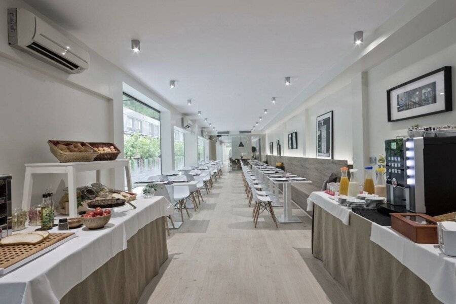 Aparthotel Bcn Montjuic restaurant, breakfast