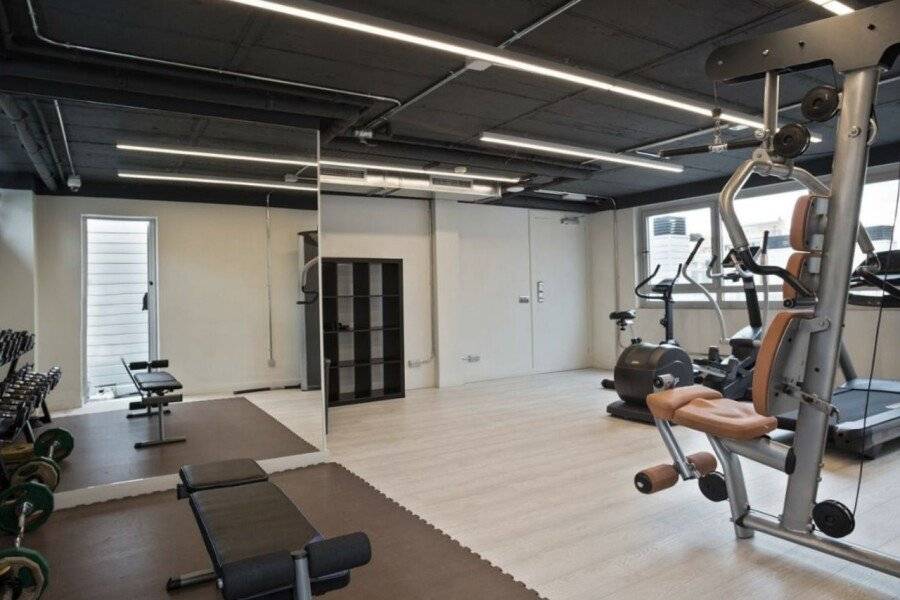 Aparthotel Bcn Montjuic fitness centre