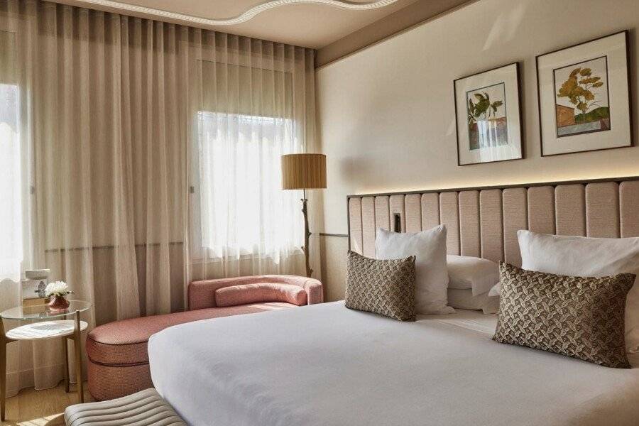 Grand Hotel Central, Small Luxury Hotels hotel bedroom