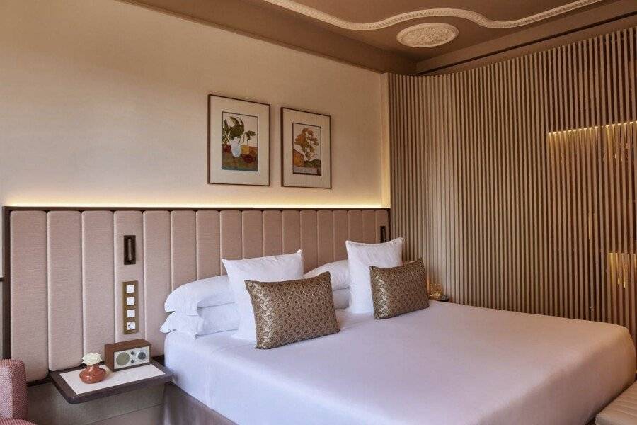 Grand Hotel Central, Small Luxury Hotels hotel bedroom