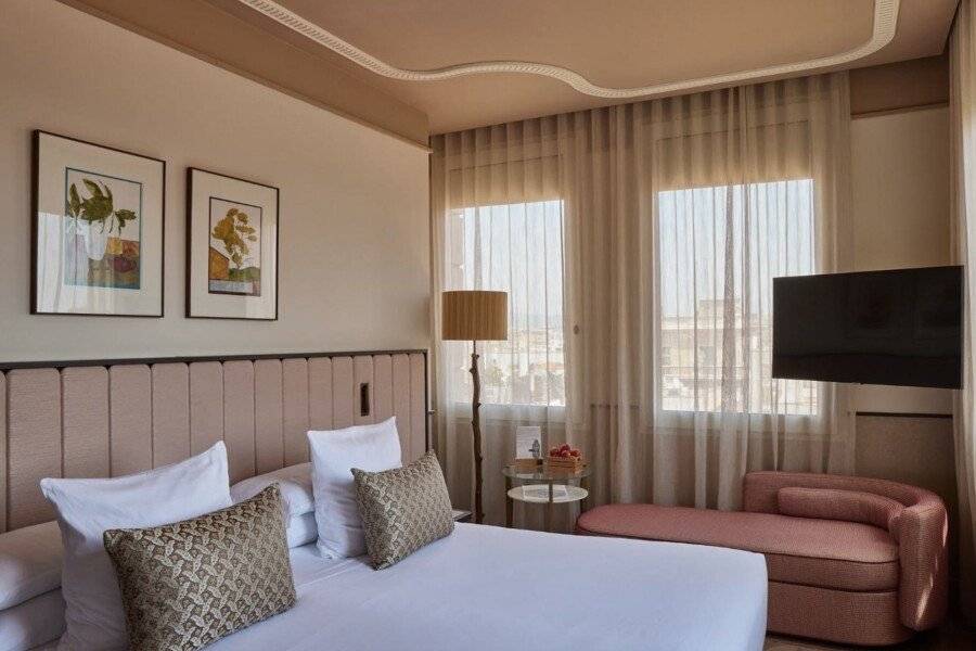 Grand Hotel Central, Small Luxury Hotels hotel bedroom