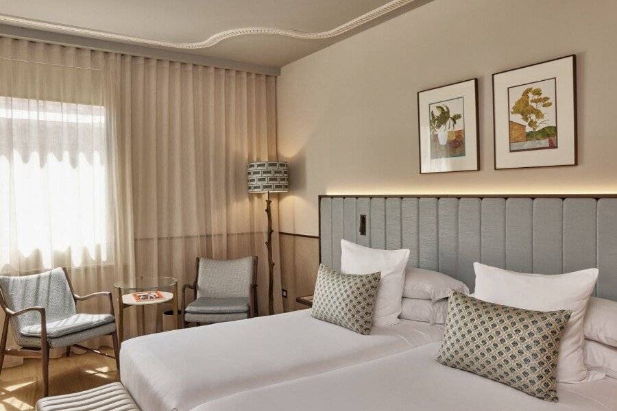 Grand Hotel Central, Small Luxury Hotels hotel bedroom