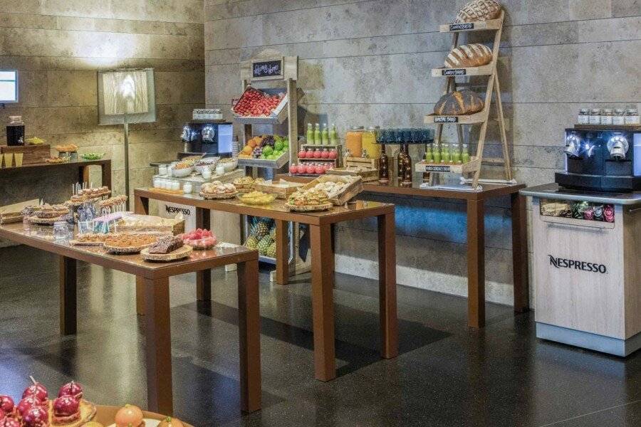 Novotel Barcelona City breakfast