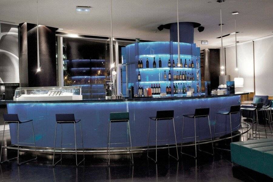 Novotel Barcelona City bar