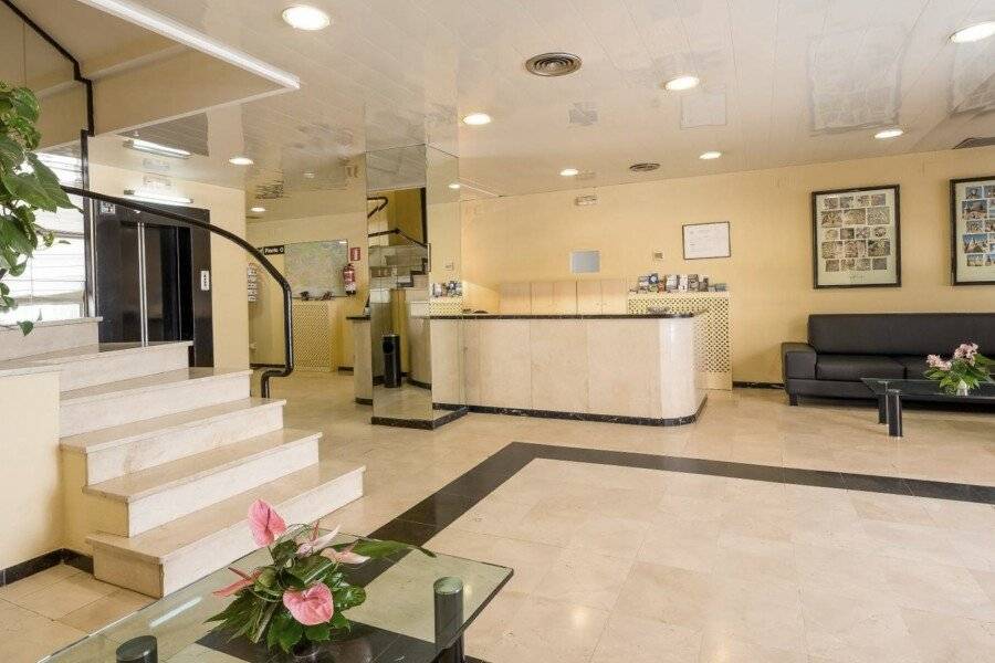 Aparthotel Bertrán lobby,front desk