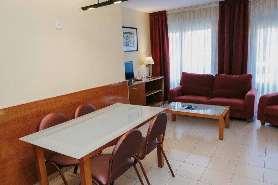 Aparthotel Bertrán 