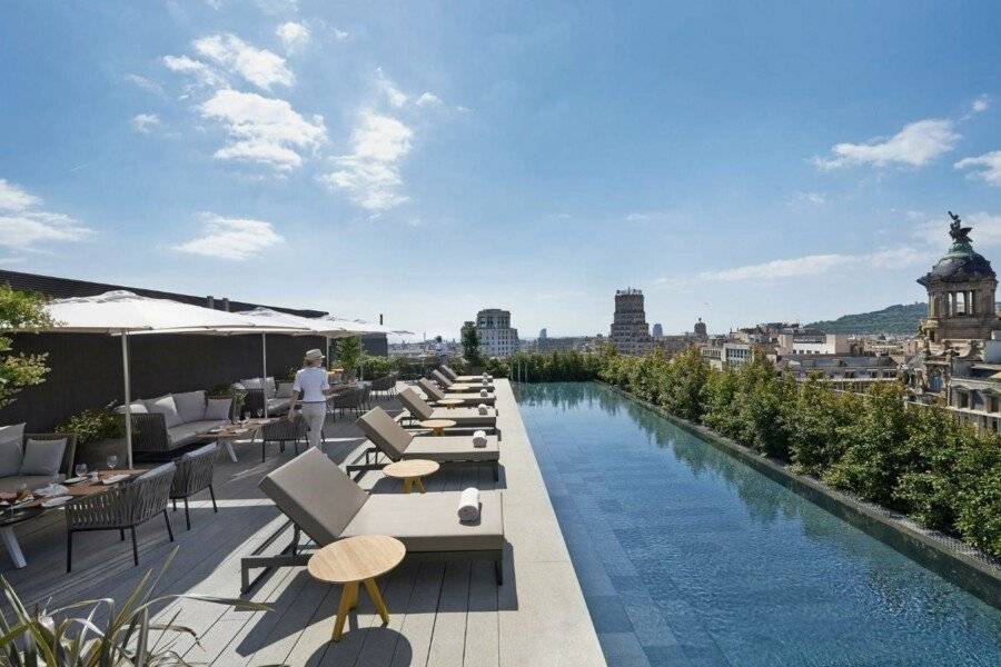 Mandarin Oriental, Barcelona rooftop pool,ocean view