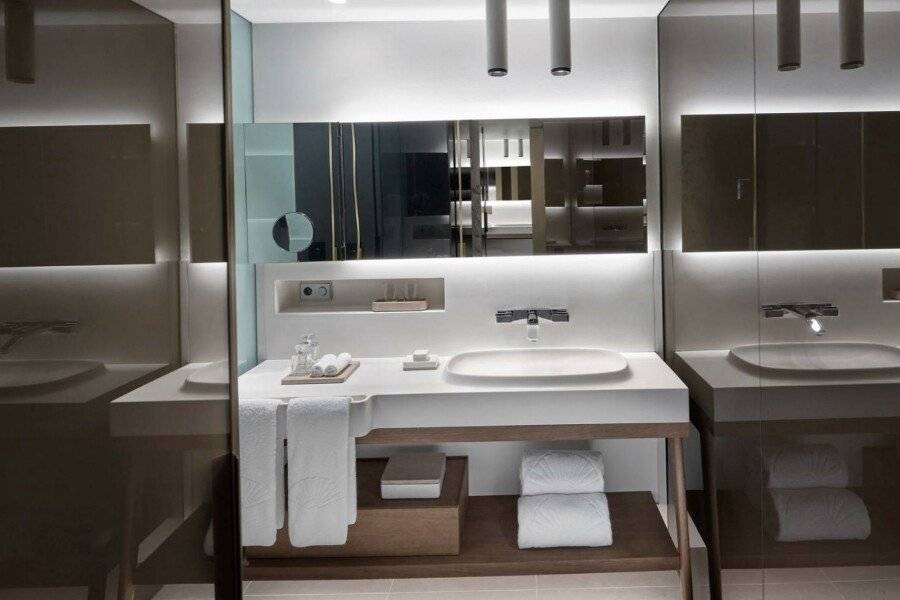 Mandarin Oriental, Barcelona bathtub