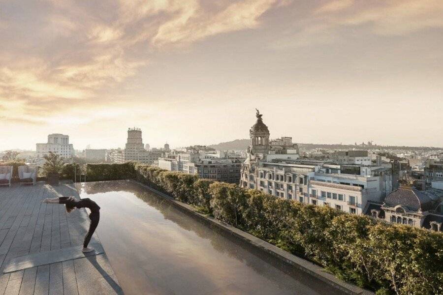 Mandarin Oriental, Barcelona rooftop pool,ocean view