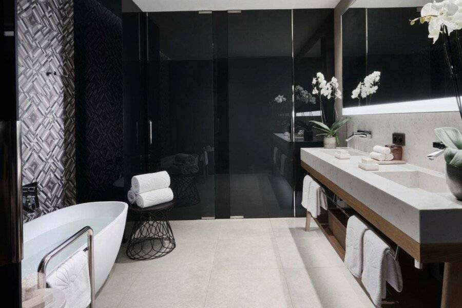 Mandarin Oriental, Barcelona bathtub