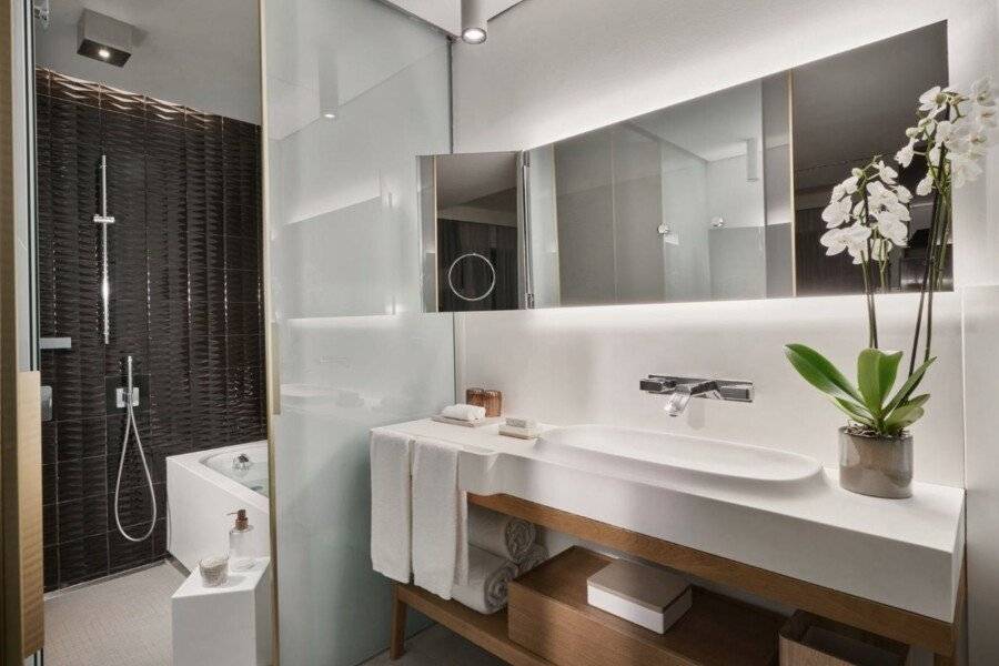 Mandarin Oriental, Barcelona bathtub