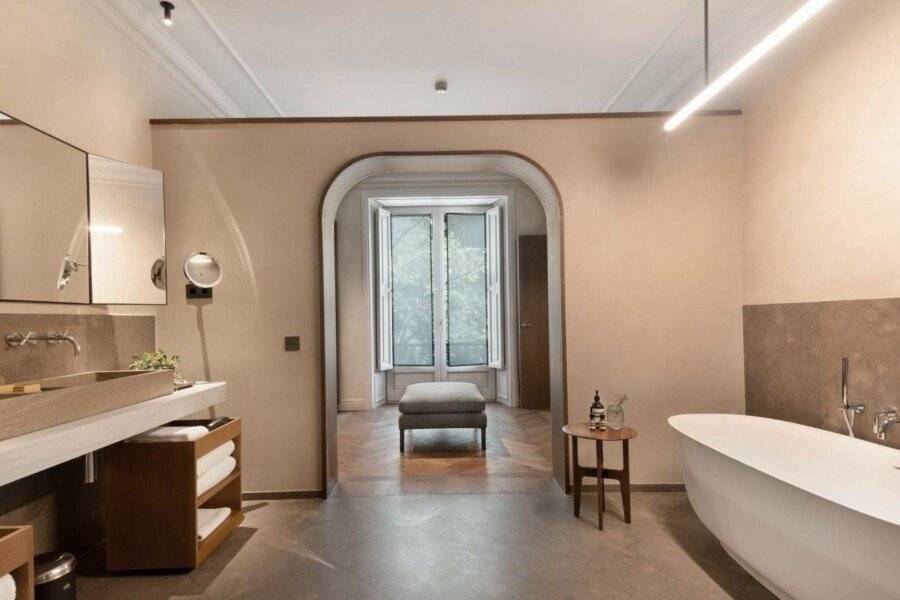 Alma Barcelona GL bathtub