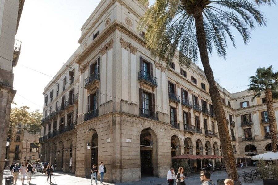 DO Plaça Reial powered by Sonder facade