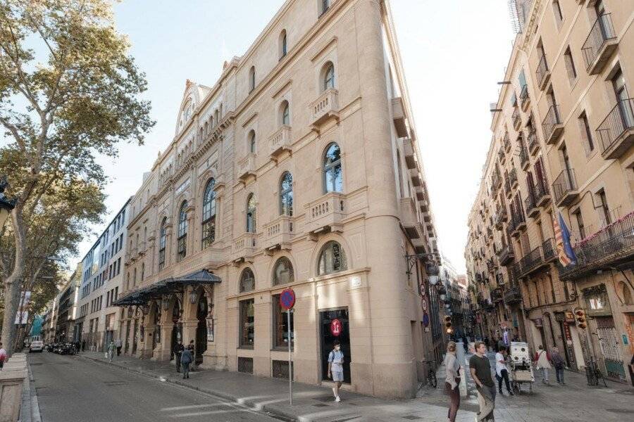 DO Plaça Reial powered by Sonder facade