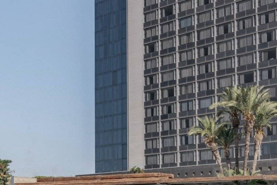 Torre Melina, a Gran Meliá Hotel facade,outdoor pool