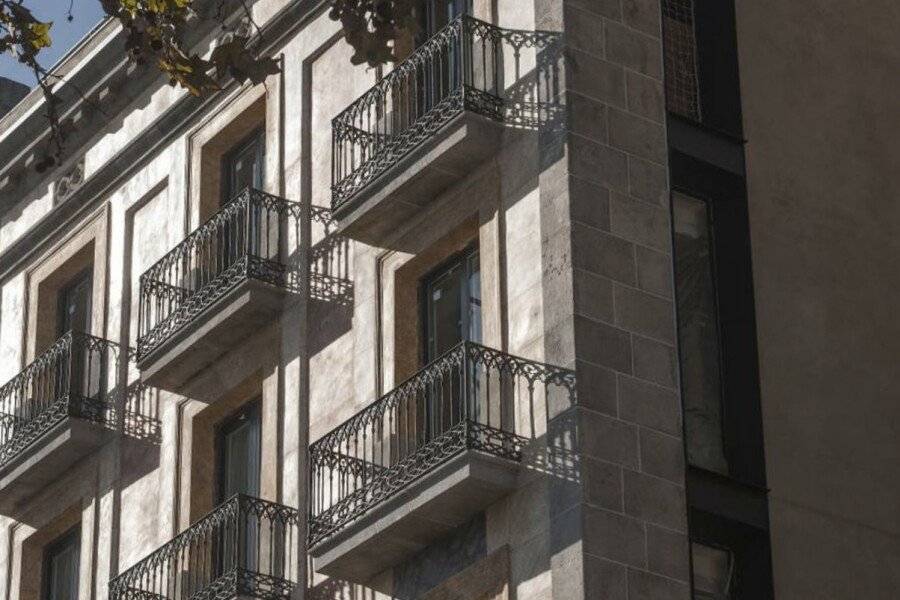 Serras Barcelona facade