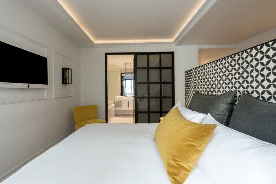 Serras Barcelona hotel bedroom