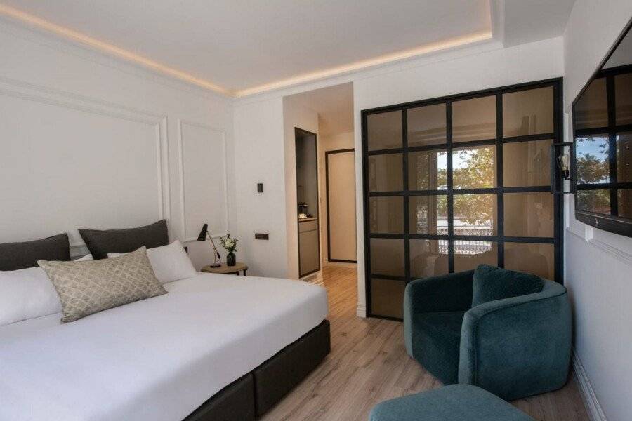 Serras Barcelona hotel bedroom