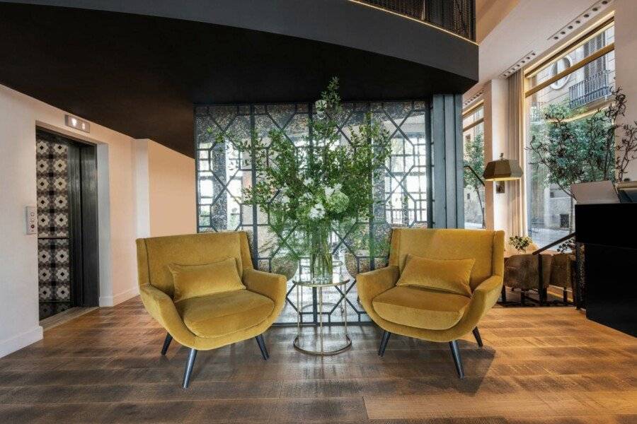 Serras Barcelona lobby