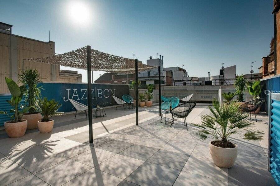 Habitat Apartments Cool Jazz rooftop pool