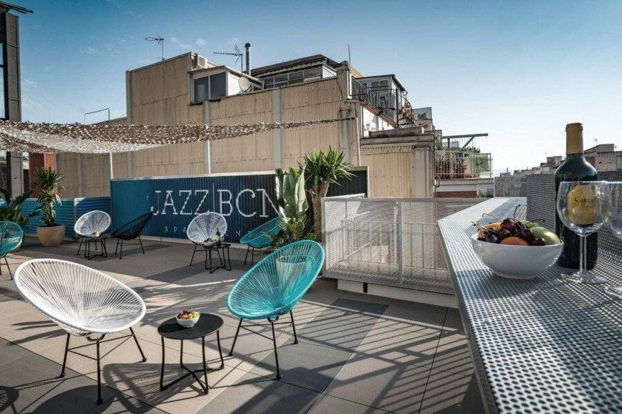 Habitat Apartments Cool Jazz rooftop pool