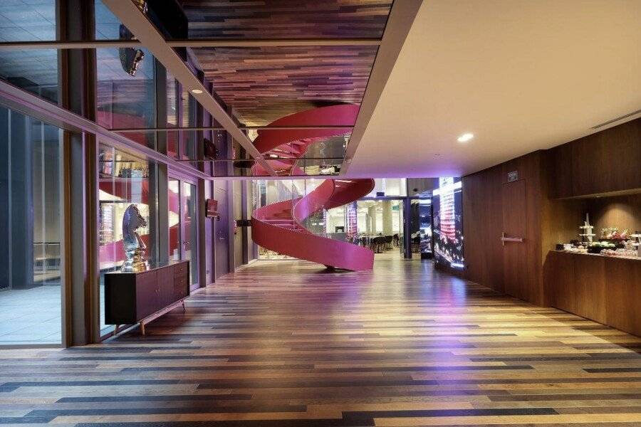 Hotel SB Glow Sup lobby