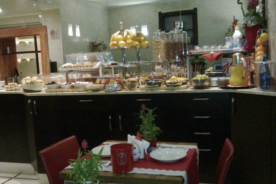 Hotel Susa breakfast, restaurant