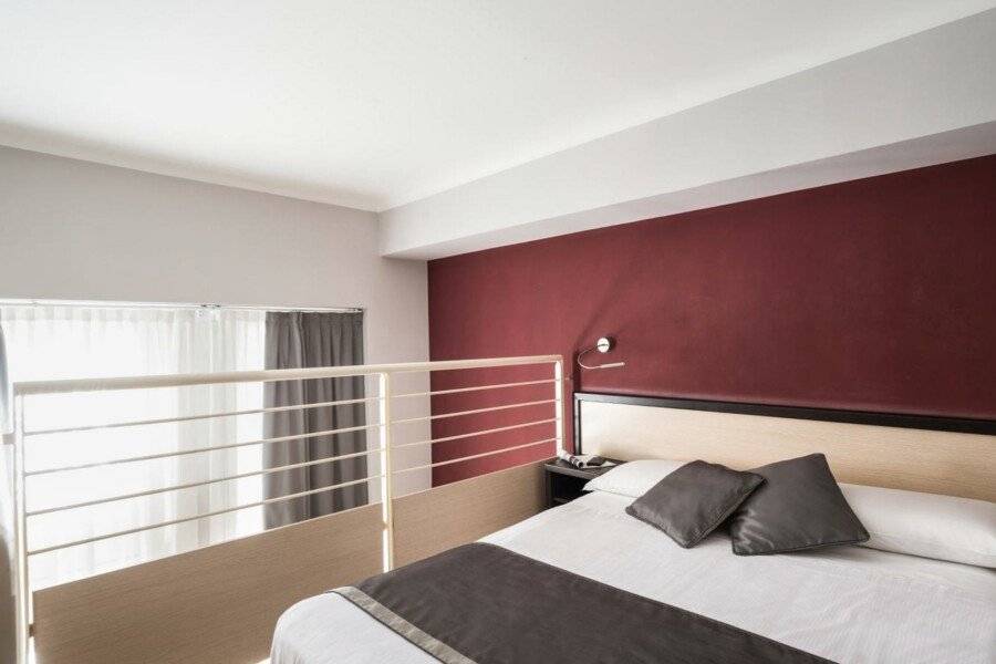 Ibis Styles Milano Centro hotel bedroom