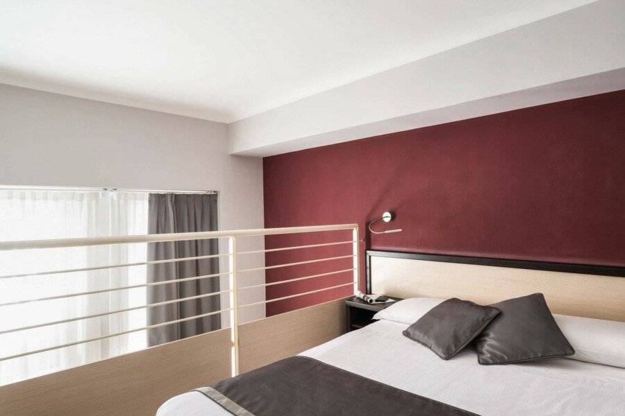 Ibis Styles Milano Centro hotel bedroom