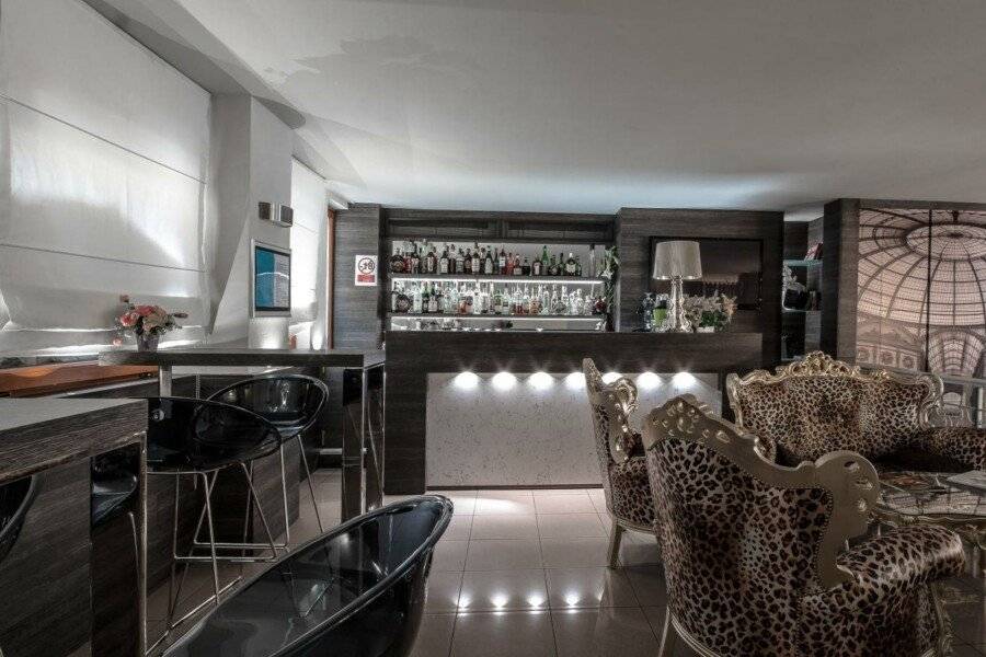 Canova Hotel bar,lounge