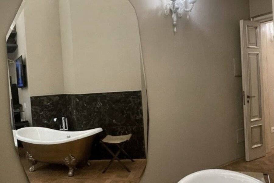 Delle Nazioni Milan Hotel bathtub