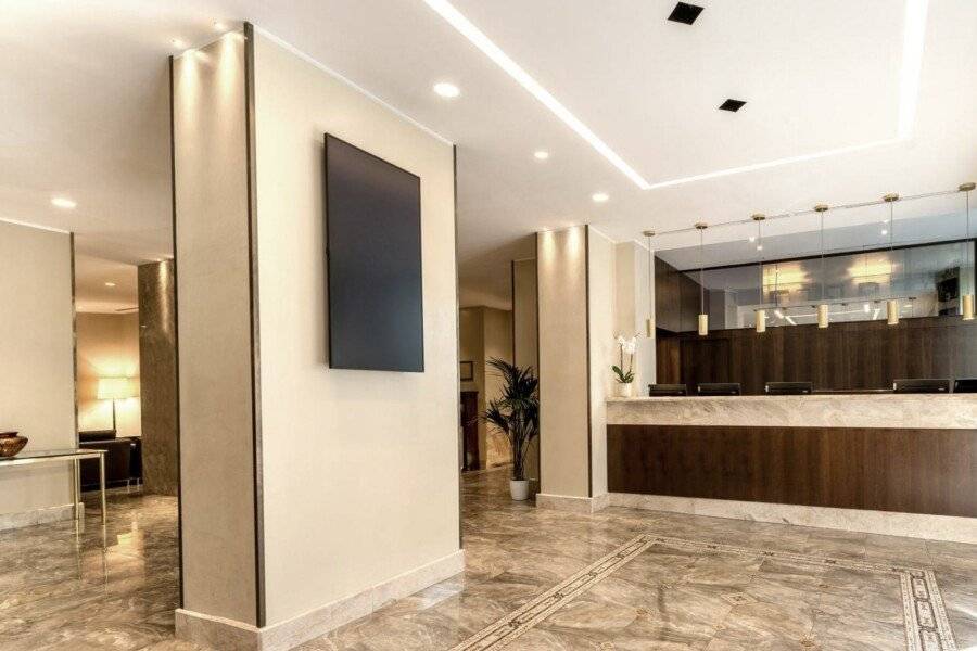 UNAHOTELS Galleso lobby,front desk