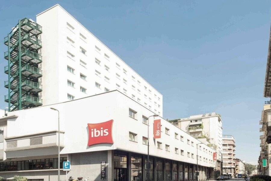 Ibis Milano Centro facade