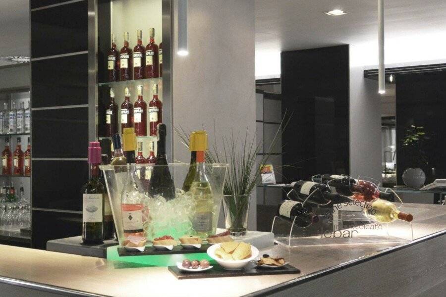 Novotelo Nord Ca' Granda bar,restaurant