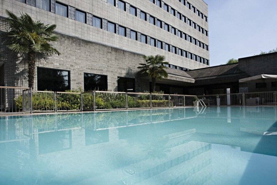 Novotelo Nord Ca' Granda facade,outdoor pool