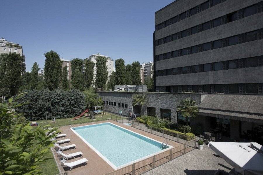 Novotelo Nord Ca' Granda outdoor pool,garden