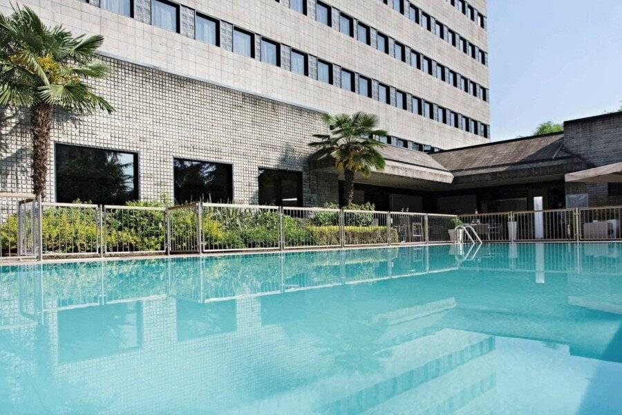 Novotelo Nord Ca' Granda facade,outdoor pool