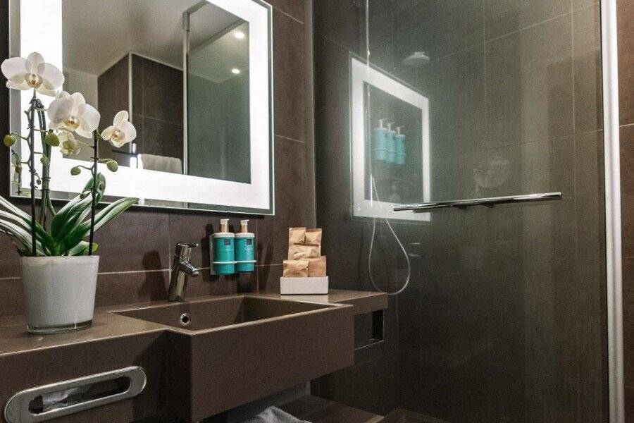 Novotel Milano Linate Aeroporto bathtub,spa,