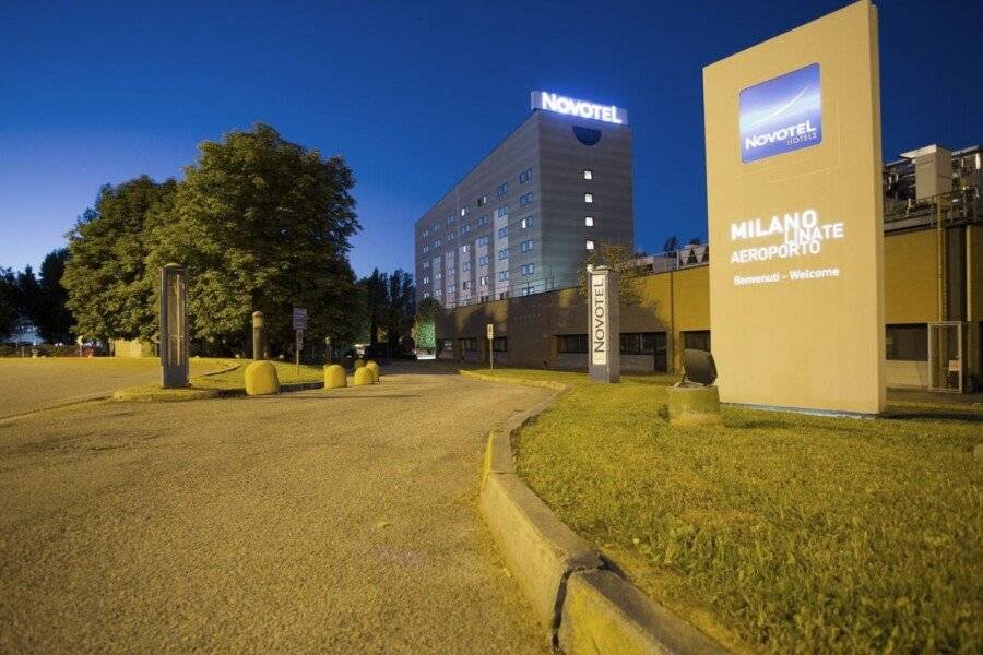 Novotel Milano Linate Aeroporto , facade