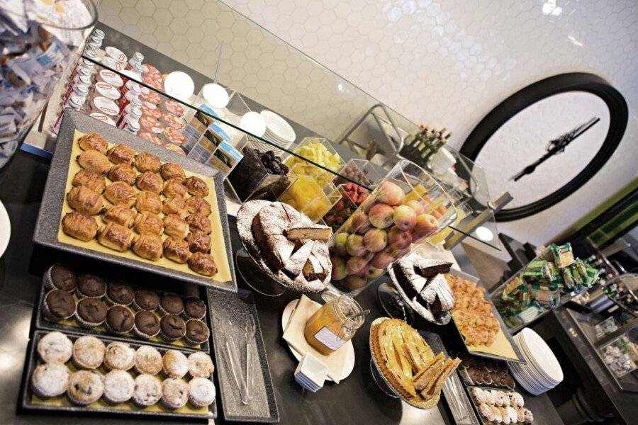 Novotel Milano Linate Aeroporto breakfast