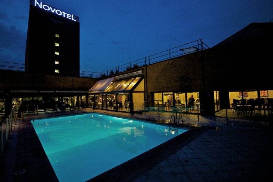 Novotel Milano Linate Aeroporto hotel facade,outdoor pool