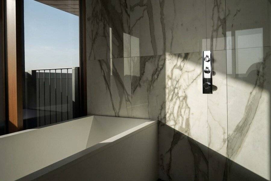 Milano Verticale | UNA Esperienze bathtub