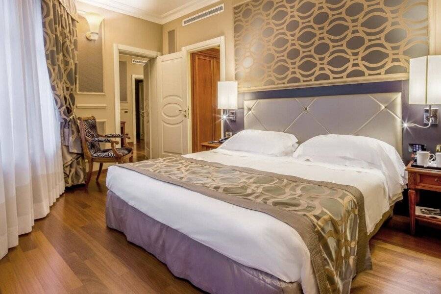 Grand Visconti Palace hotel bedroom