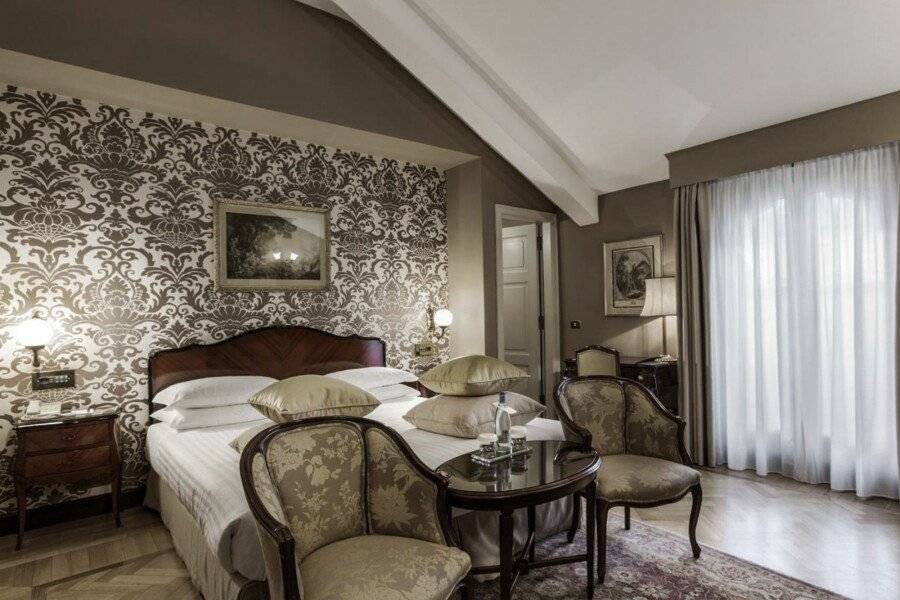 Grand Hotel et de - The Leading Hotels of the World hotel bedroom